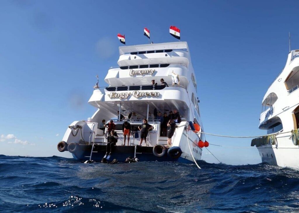 Белый остров яхта «Engy Queen» 1